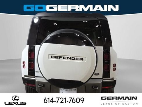 Used 2022 Land Rover Defender 110 X-Dynamic SE image 10