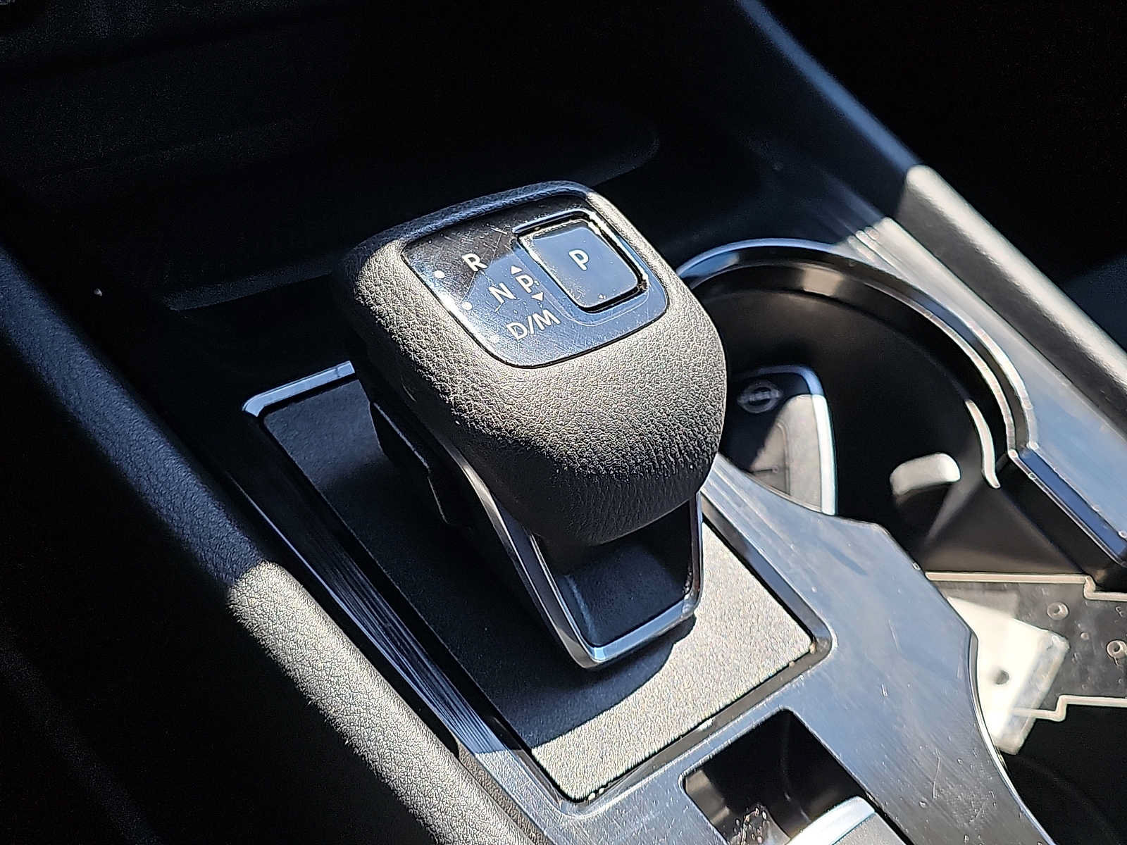 Used 2025 Nissan Rogue S AWD/4WD image 14