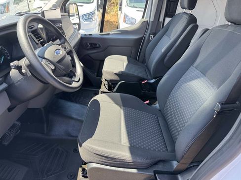 Used 2023 Ford E-Transit Medium Roof image 24