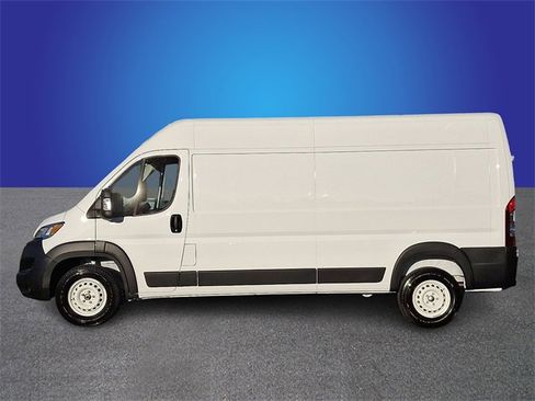 Used 2025 RAM ProMaster 2500 w/ Storage Group image 7