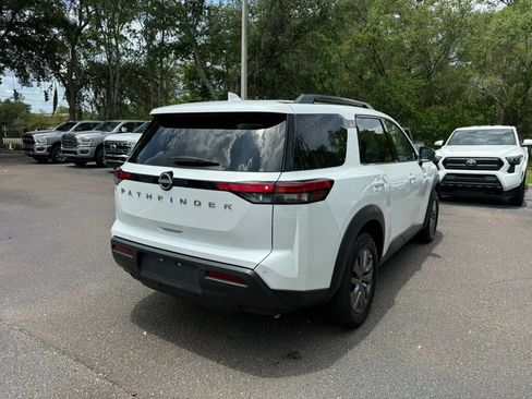 Used 2025 Nissan Pathfinder SV FWD image 10