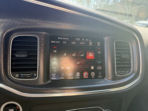 Used 2015 Dodge Charger R/T w/ Wheels & Tunes Group image 28