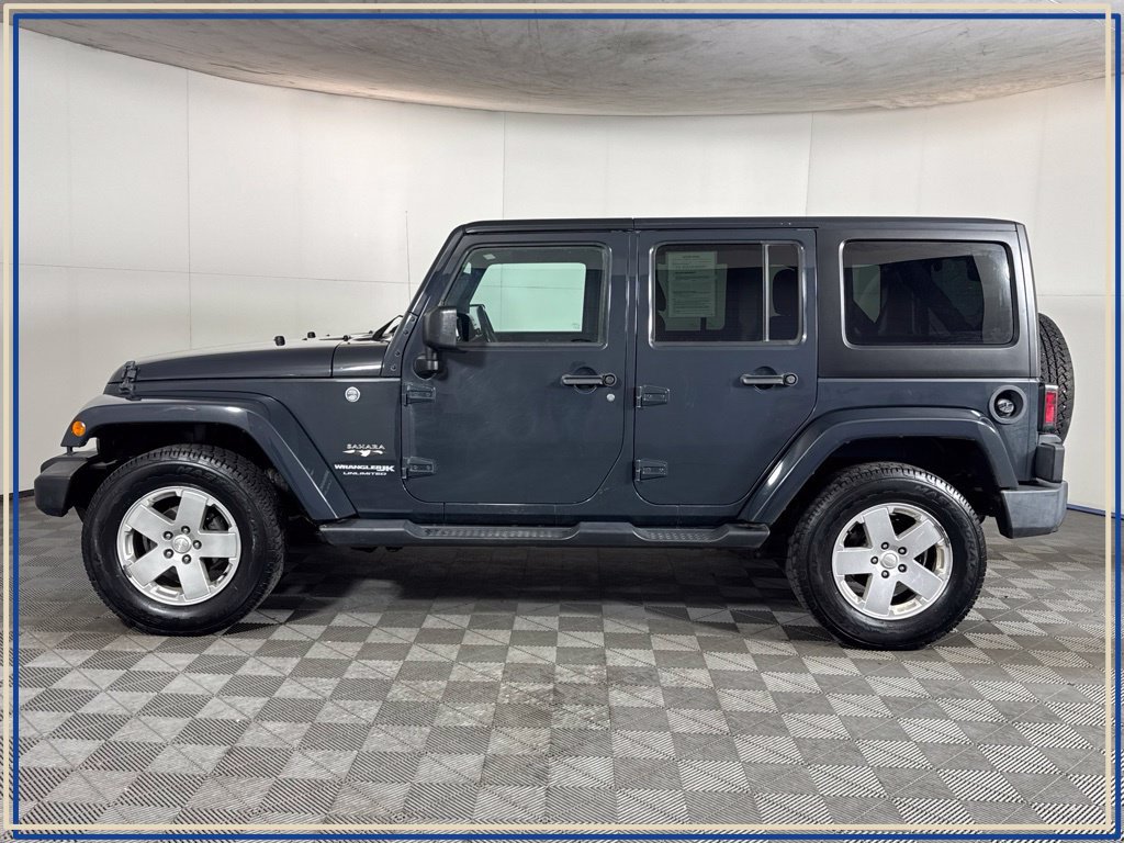 Used 2018 Jeep Wrangler Unlimited Sahara w/ Connectivity Group AWD/4WD image 12