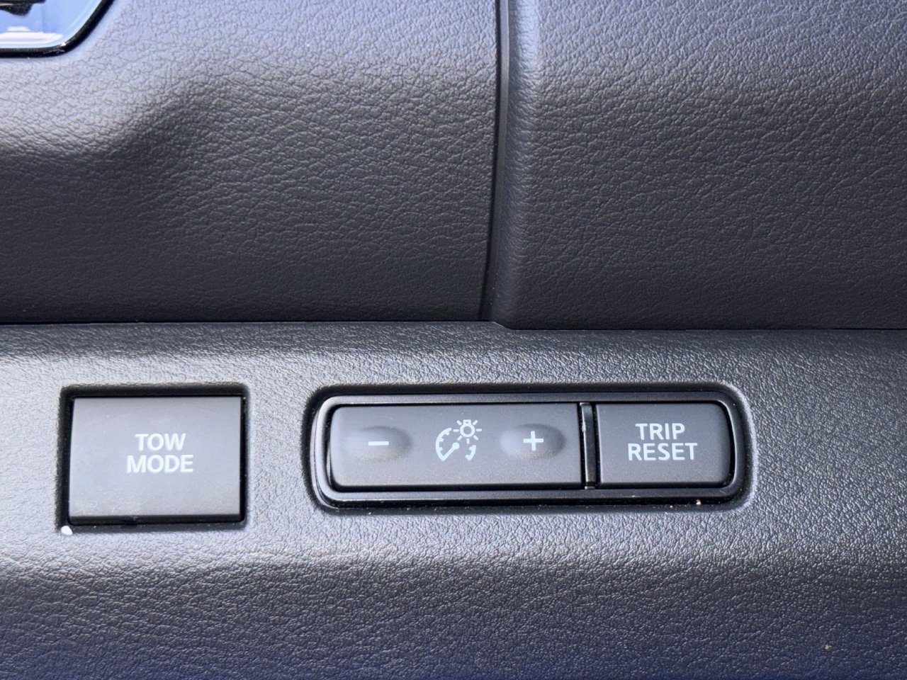 Certified 2025 Nissan Frontier PRO-4X w/ Pro Convenience Package AWD/4WD image 25
