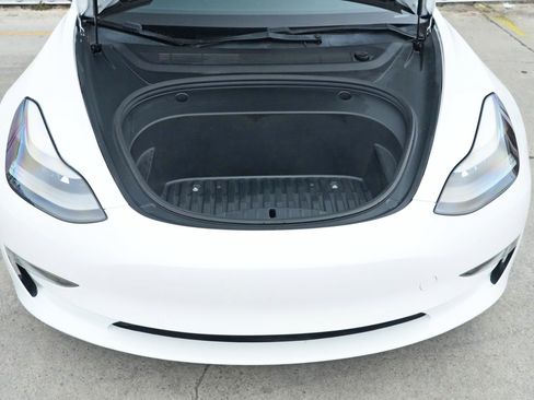 Used 2021 Tesla Model 3 Performance image 8