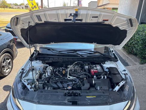 Used 2025 Nissan Altima 2.5 SV FWD image 31