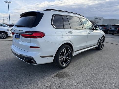 Used 2022 BMW X7 M50i w/ Cold Weather Package image 11
