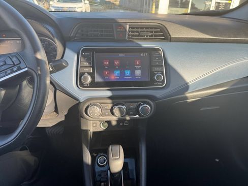 Used 2025 Nissan Versa SV FWD image 20