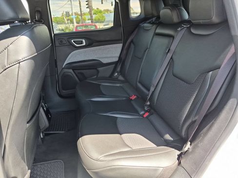 Used 2025 Jeep Compass Latitude w/ Sun & Sound Group AWD/4WD image 28