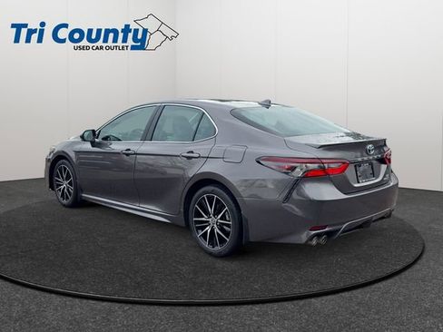 Used 2023 Toyota Camry SE image 6