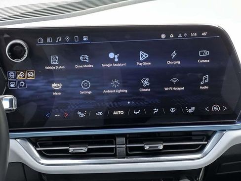 Used 2025 Chevrolet Equinox EV LT image 18