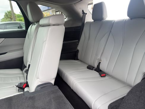 Used 2023 Acura MDX FWD w/ Technology Package image 11