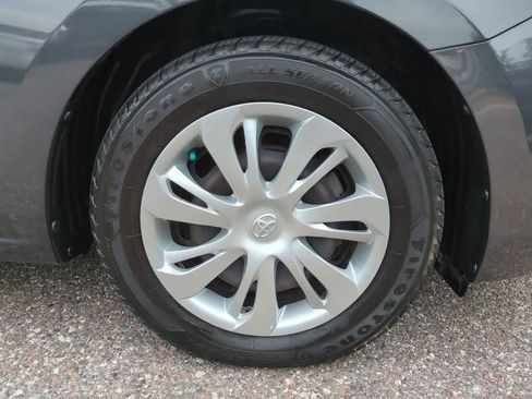 Certified 2019 Toyota Yaris L FWD image 11