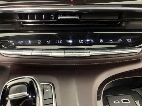 Used 2022 Cadillac Escalade Sport Platinum w/ LPO, ONYX Package AWD/4WD image 23