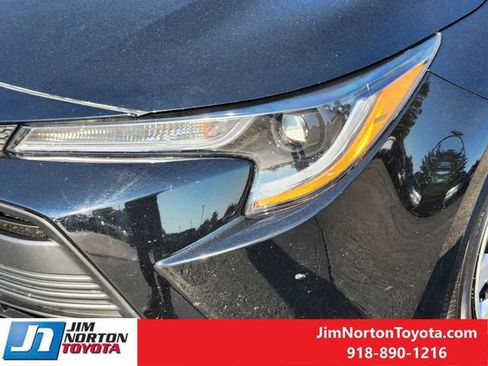 Used 2025 Toyota Corolla LE FWD image 10
