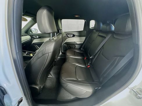 Certified 2025 Jeep Compass Limited AWD/4WD image 33