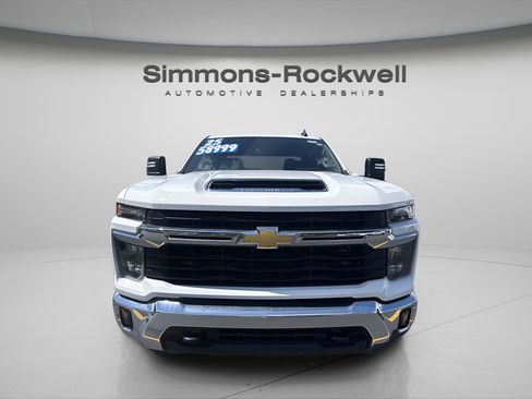 Used 2025 Chevrolet Silverado 2500 LT w/ Convenience Package AWD/4WD image 6