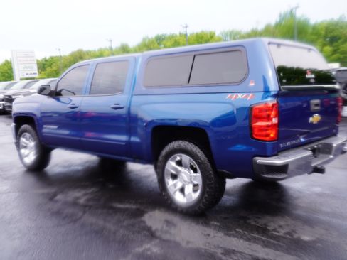 Used 2018 Chevrolet Silverado 1500 LT w/ LT Eassist Package AWD/4WD image 7