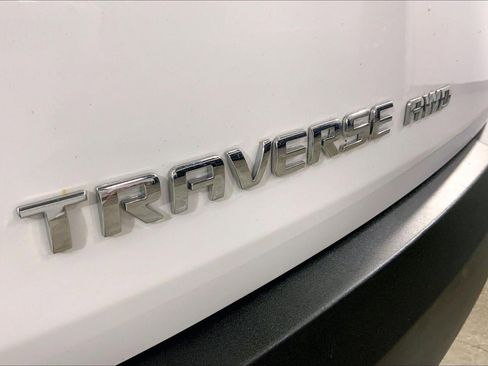 Used 2023 Chevrolet Traverse LT image 8