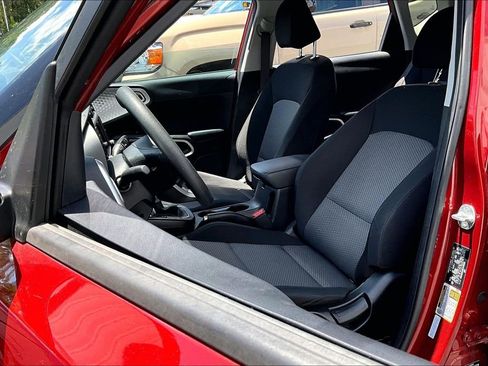 Used 2025 Kia Soul LX w/ LX Technology Package FWD image 18