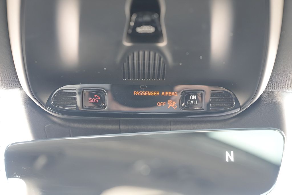 Used 2020 Volvo XC60 T6 Inscription w/ Protection Package Premier AWD/4WD image 24