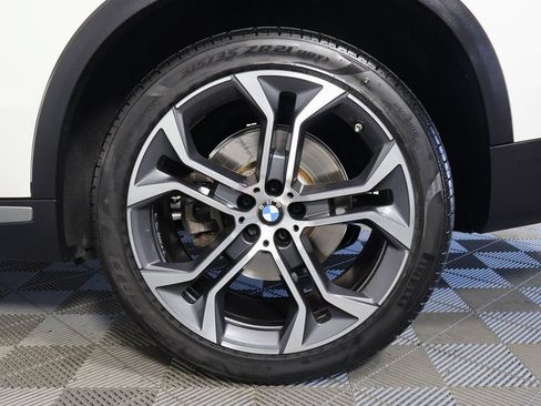 Used 2024 BMW X5 sDrive40i w/ Premium Package RWD image 16