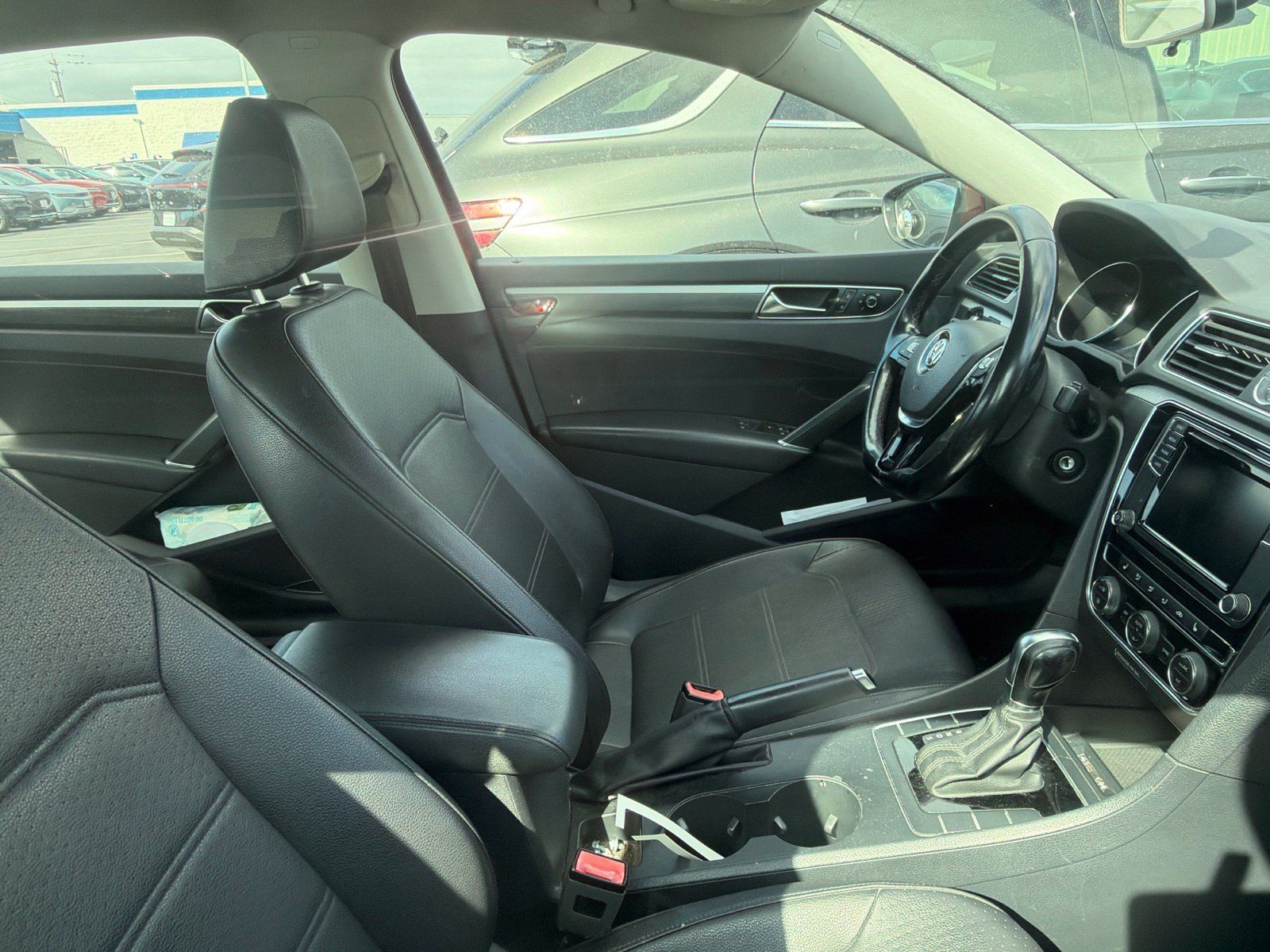 Used 2017 Volkswagen Passat 1.8T R-Line FWD image 2