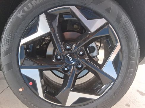 New 2026 Kia Seltos EX FWD image 25