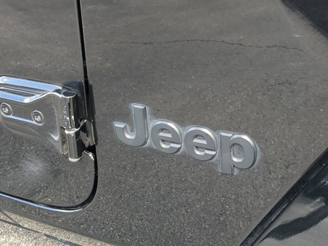 Used 2023 Jeep Gladiator Sport AWD/4WD image 13