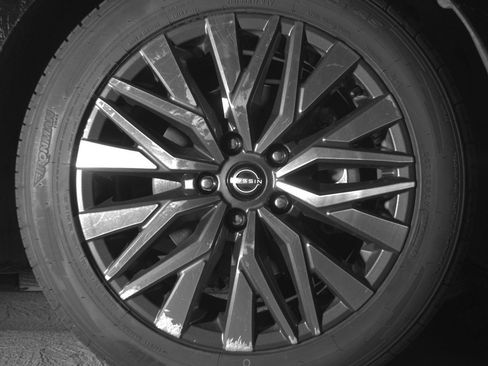 Used 2025 Nissan Altima 2.5 SV FWD image 13