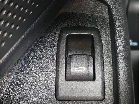 Used 2025 BMW 330i Sedan RWD image 19