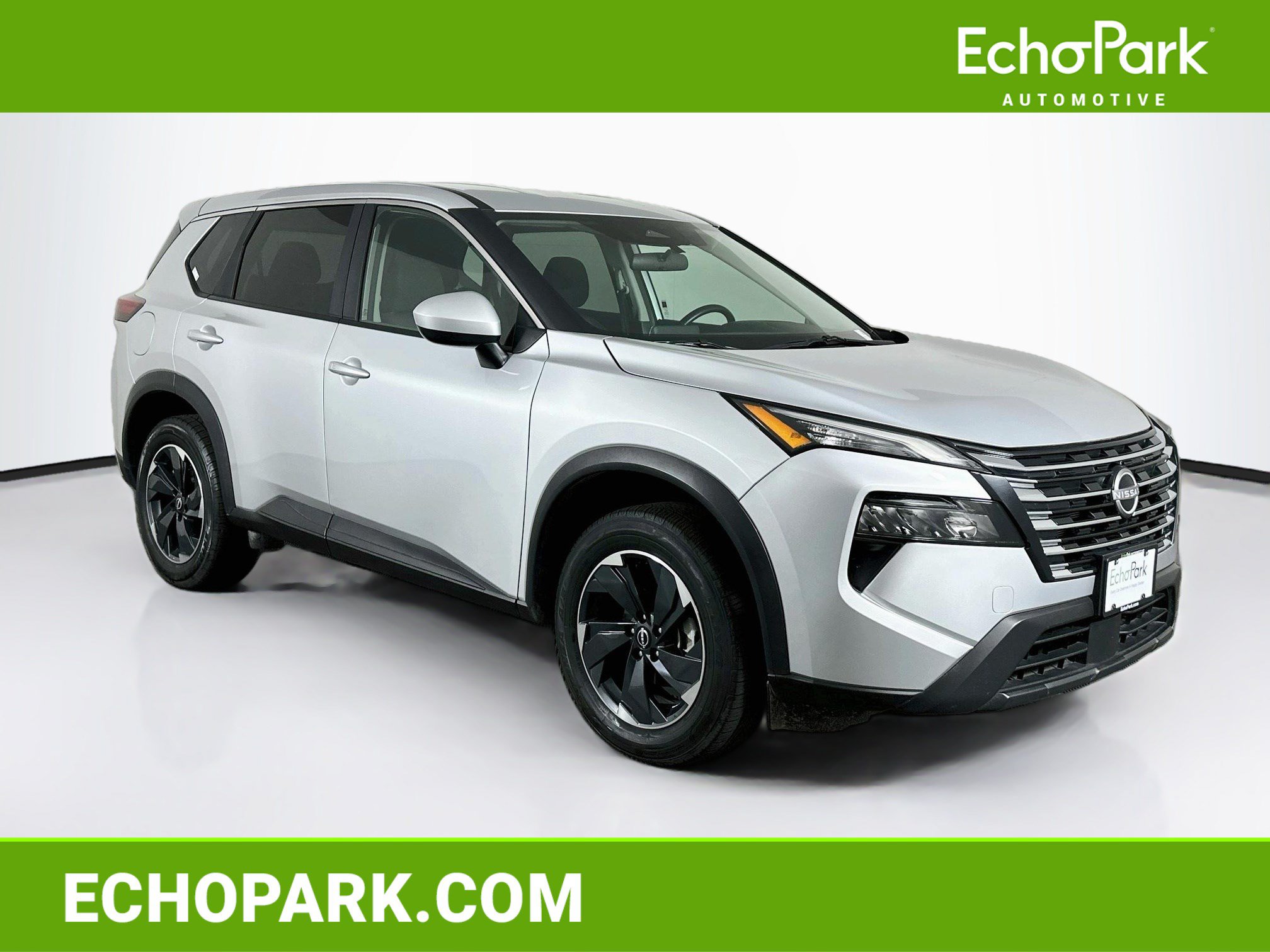 Used 2025 Nissan Rogue SV FWD image 1