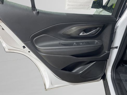 Used 2024 GMC Terrain SLT image 10