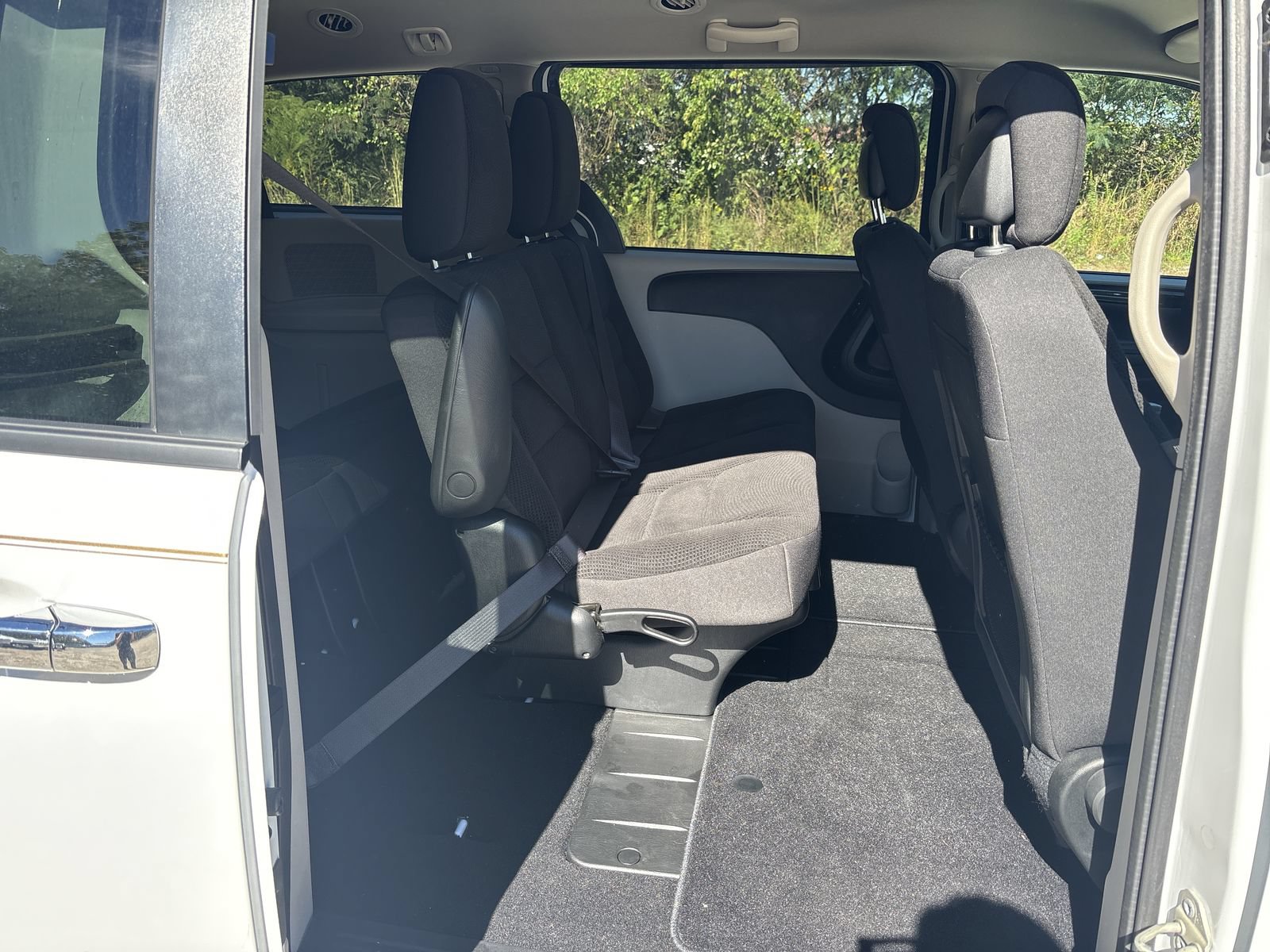 Used 2019 Dodge Grand Caravan SE w/ UConnect Hands-Free Group FWD image 24