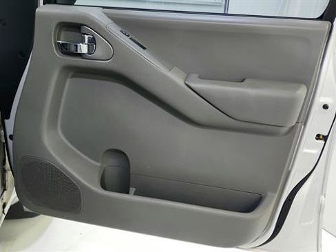 Used 2014 Nissan Frontier SV RWD image 22