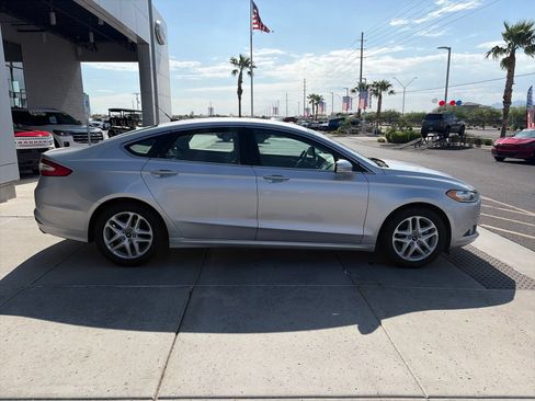 Used 2014 Ford Fusion SE w/ Equipment Group 202A FWD image 8