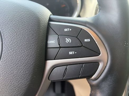 Used 2020 Jeep Grand Cherokee Limited w/ Luxury Group II RWD image 21