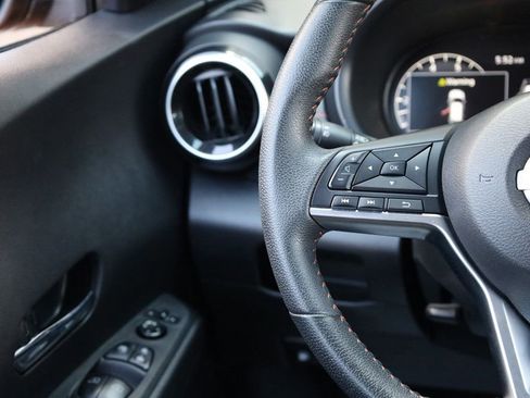 Used 2023 Nissan Kicks SR image 32