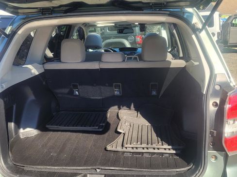 Used 2014 Subaru Forester 2.5i Premium w/ All-Weather Package AWD/4WD image 33
