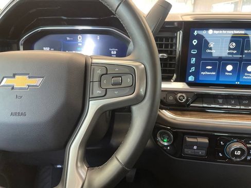 Used 2025 Chevrolet Silverado 2500 LT w/ Convenience Package AWD/4WD image 19