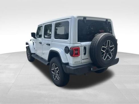 Used 2025 Jeep Wrangler Unlimited Sahara AWD/4WD image 7