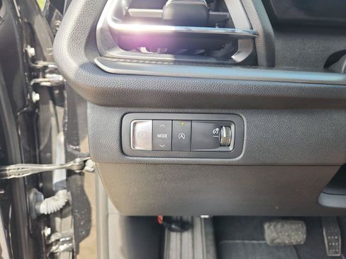 Certified 2025 Chevrolet Traverse LT FWD image 18