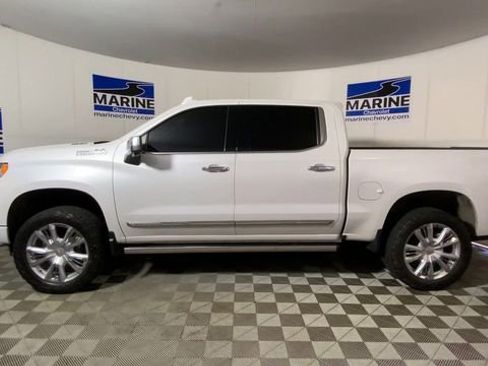 Used 2023 Chevrolet Silverado 1500 High Country w/ High Country Premium Package AWD/4WD image 7