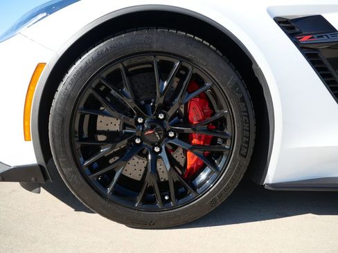 Used 2017 Chevrolet Corvette Z06 w/ Z07 Performance Package image 9