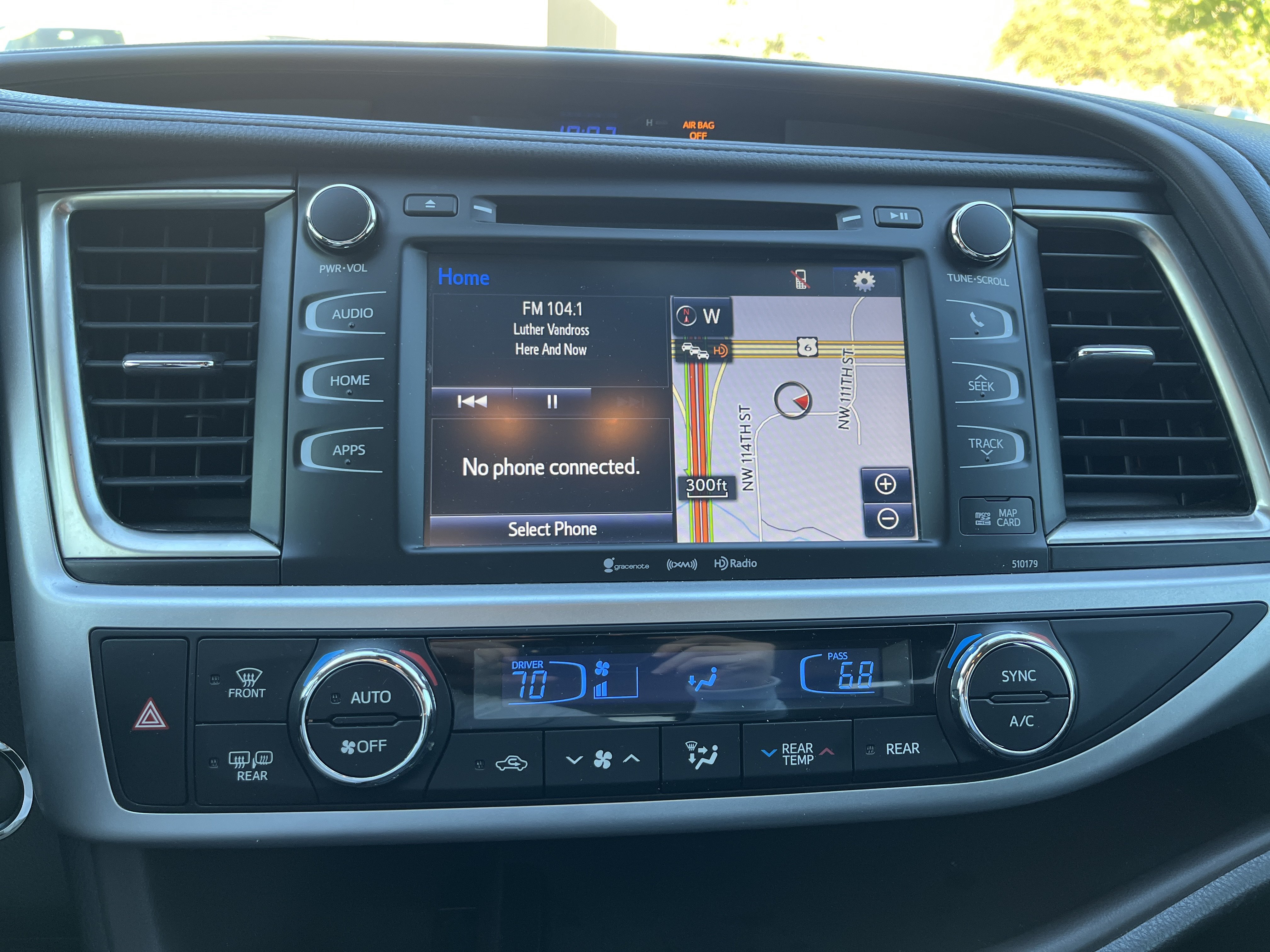 Used 2018 Toyota Highlander XLE FWD image 33
