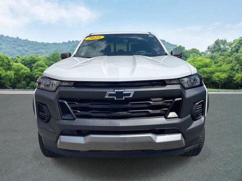 Used 2025 Chevrolet Colorado Trail Boss AWD/4WD image 24