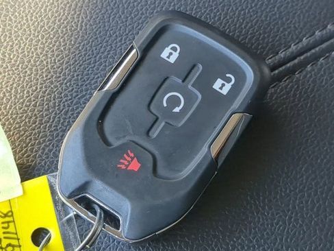 Used 2024 GMC Terrain SLE w/ Driver Convenience Package image 28