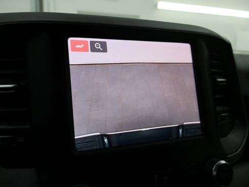 Used 2024 RAM 3500 Tradesman w/ Chrome Appearance Group AWD/4WD image 17