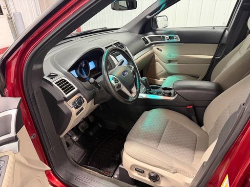 Used 2014 Ford Explorer XLT w/ Equipment Group 201A image 4