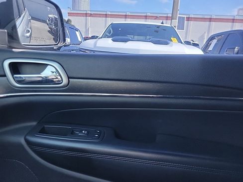 Used 2018 Jeep Grand Cherokee Limited image 51